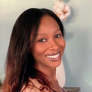 Ami Foelz, career coach