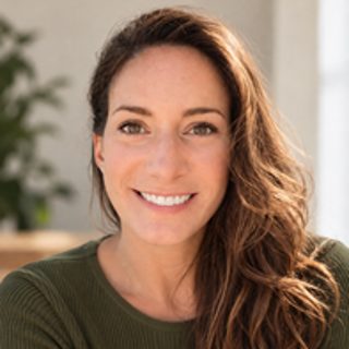 Anita Hişir, dating coach in Montreal