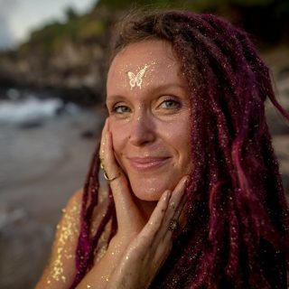 Cora Flora, spiritual coach