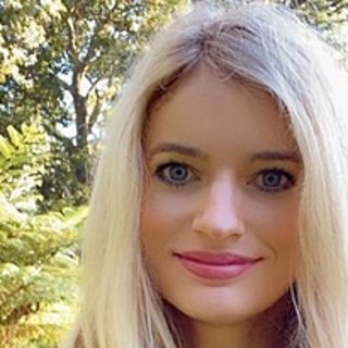 Elizabeth K Elizabeth K, dating coach in Italy