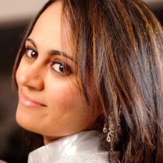 Hina Kharbey, career coach