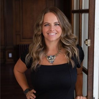 Holly Chriss, business coach in Hamilton