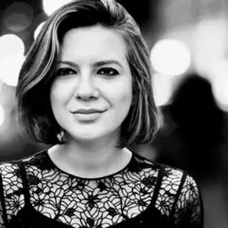 Julia S., career coach