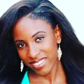 Mia Carr, dating coach