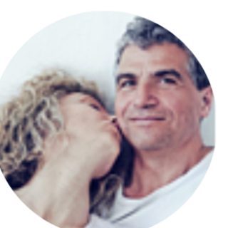 Riana Milne, dating coach