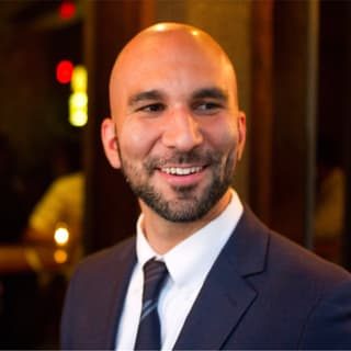 Shaaya Sharifi, career coach